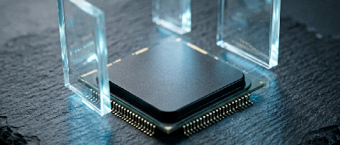 Conceptual editorial image showing a high-performance processor chip connected to memory modules, symbolizing the bottleneck between compute and bandwidth.
