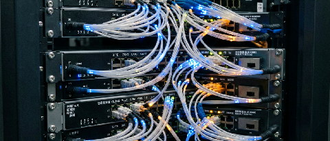 Abstract visualization of high-performance computing cluster connectivity